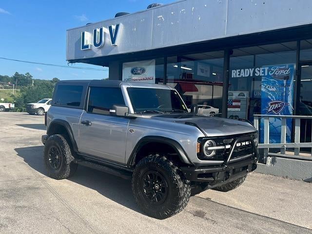 2022 Ford Bronco Base 2 Door Advanced 4x4 in Iconic Silver Metallic — front three-quarter view