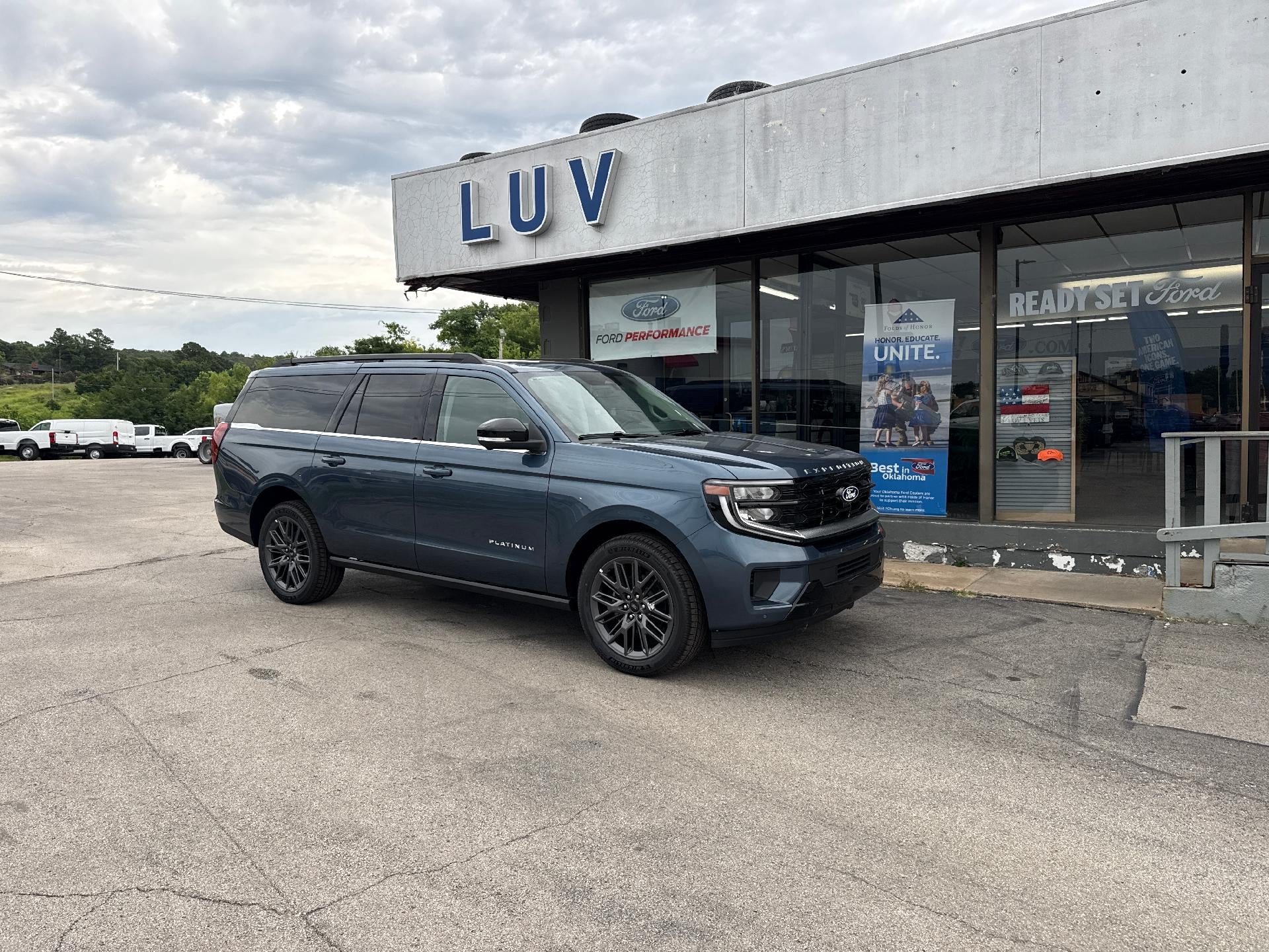 2027 Ford Expedition Max Platinum 4x4 in Nocturnal Blue Metallic — front three-quarter view