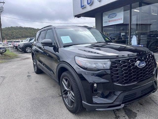 2025 Ford Explorer ST-Line 4WD in Agate Black Metallic — front three-quarter view