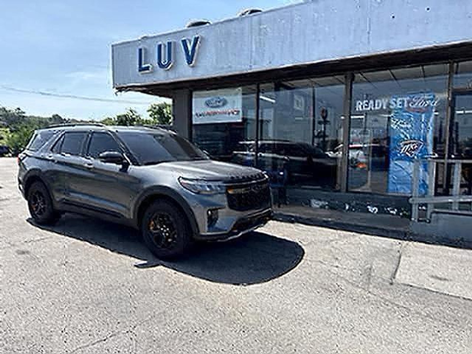 2026 Ford Explorer Tremor 4WD in Carbonized Gray Metallic — front three-quarter view