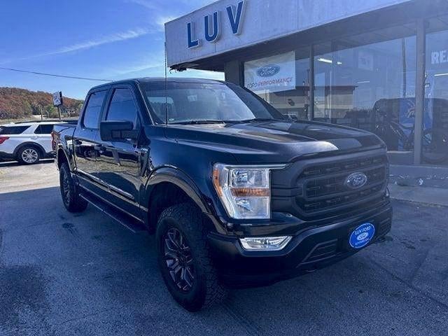 2022 Ford F-150 XL 4WD SuperCrew 5.5' Box in Agate Black Metallic — front three-quarter view